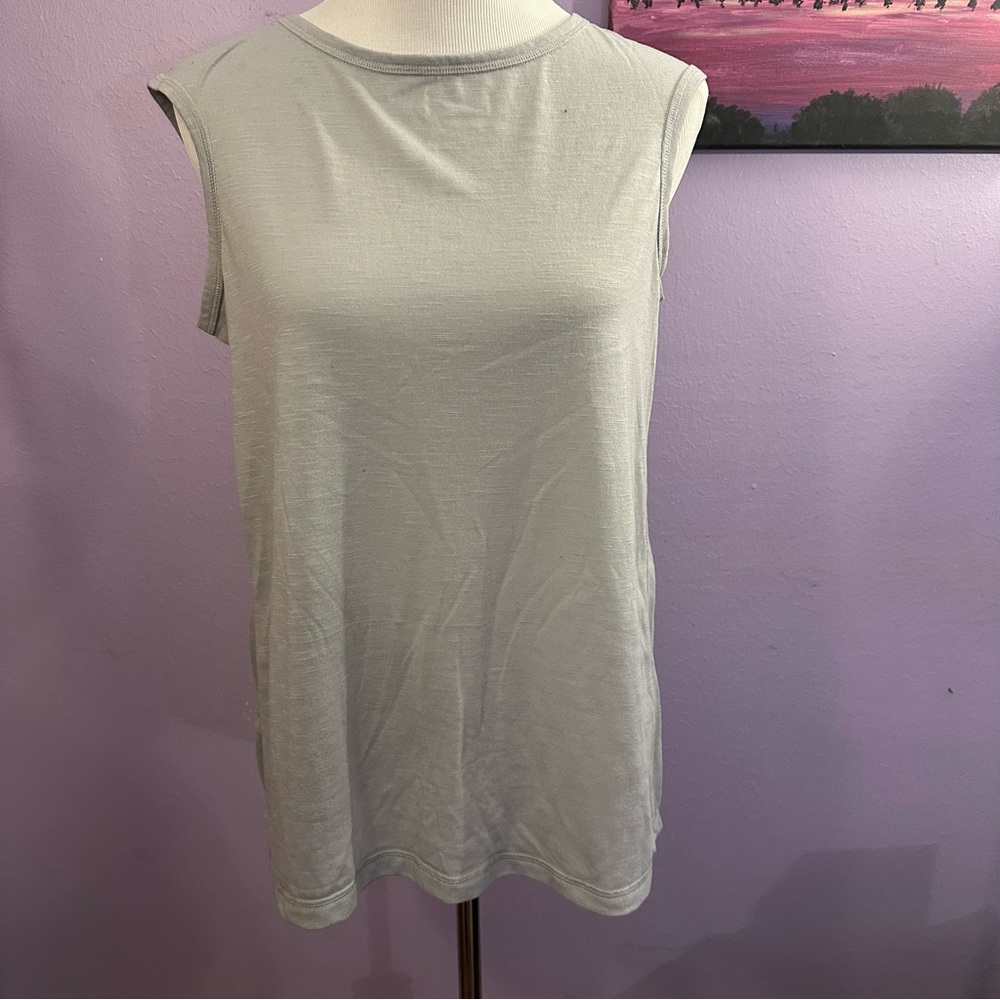 Apana muscle tank
